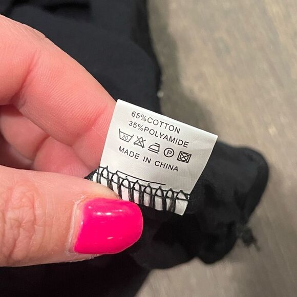 NWOT Yuna Blouse Black Embroidered Neck Short Sleeve Size S/M - Picture 4 of 5